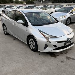 2016 Toyota Prius – Clean Title
