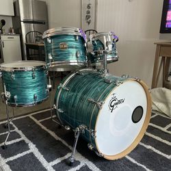 Gretsch Renown Maple 4 Piece Drum Set
