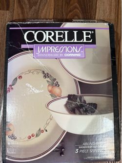 Vintage Corelle by Corning, Set of Three Plates