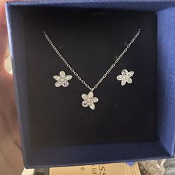 Authentic Swarovski Tuberrose Necklace And Earring Set Brand New In Box