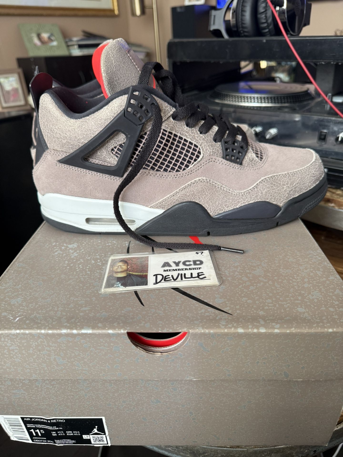 Jordan 4 Retro Taupe Haze