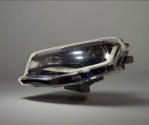 2016 2017 2018 CHEVY CAMARO HID LEFT HEADLIGHT USED OEM COMPLETE