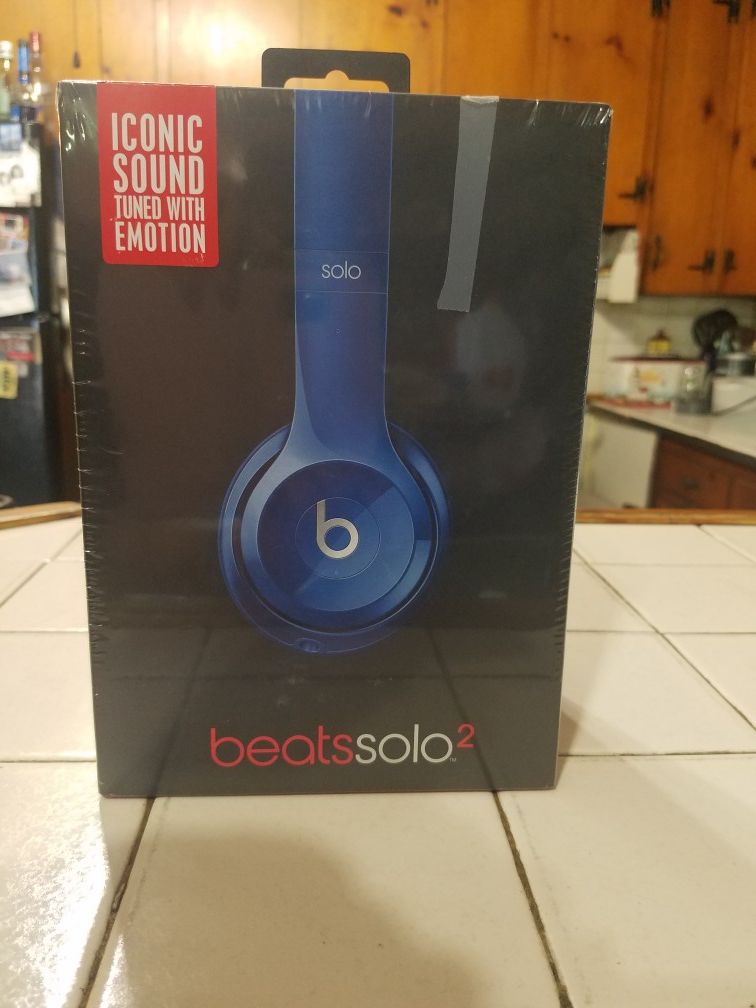 Beats Solo 2 ( NOT-Wireless)