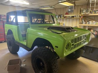 1974 Ford bronco 351 at FI
