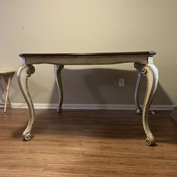 Dining room table
