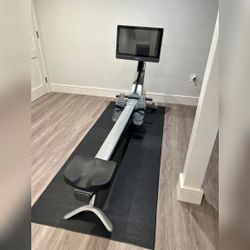 2022 Hydrow Rower, Like New Condition, Includes Mat – Manchester-by-the-Sea, MA