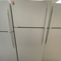 GE TOP BOTTOM FRIDGE WHITE