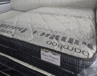 QUEEN PLUSH MATTRESS 