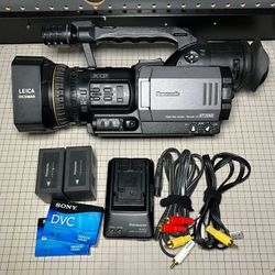 Panasonic AG-DVX100B MiniDV 3CCD Camcorder Camera