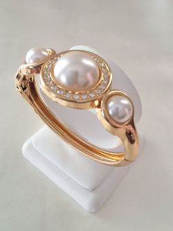 Gold White Pearl Bracelet