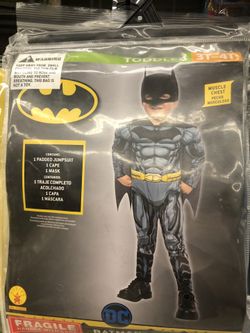 Batman Halloween costume for toddlers