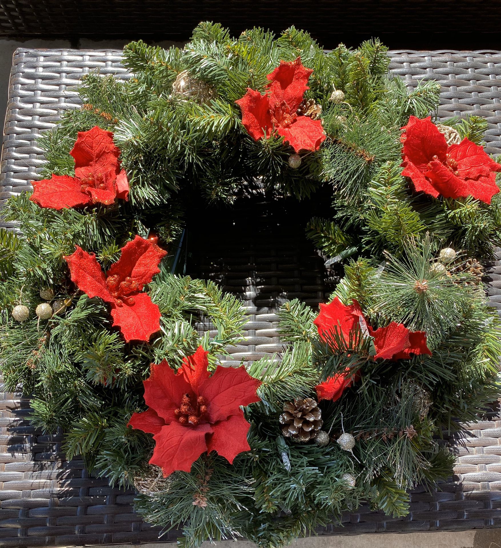 Pre-lit Holiday Wreath