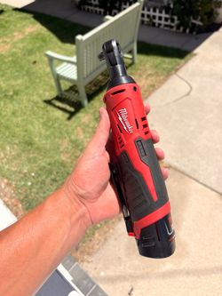 Milwaukee 3/8 Ratchet - 1 battery