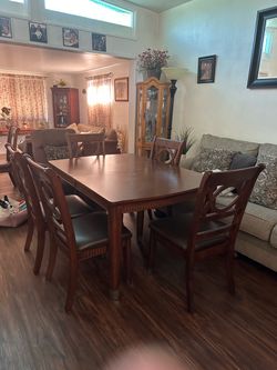 Dining Table Fits 6 chairs with leaf