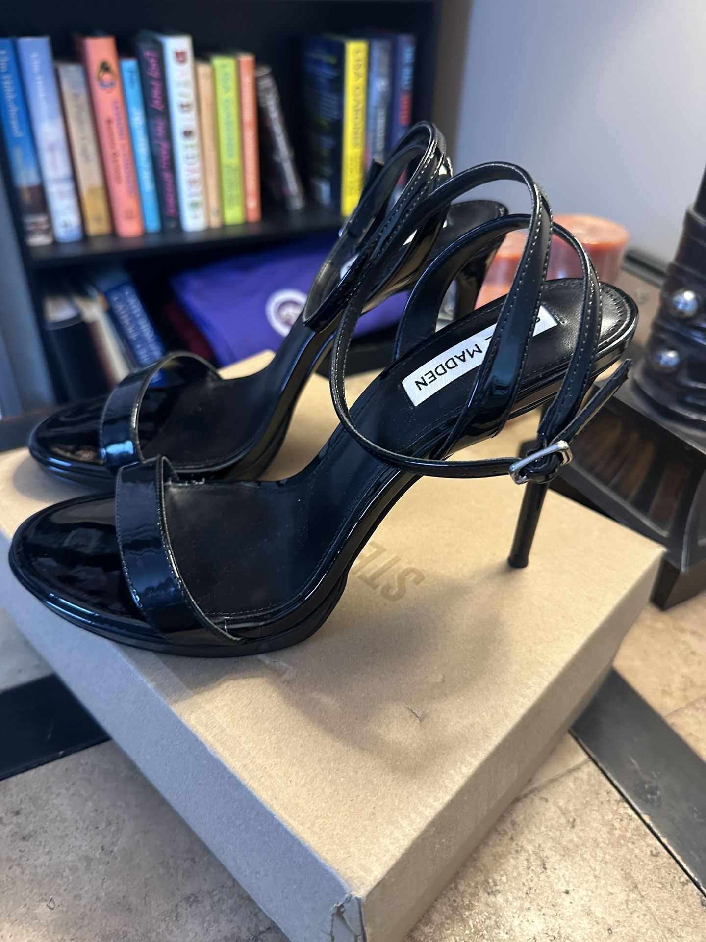 Steve Madden Wafer Heels (9.5) — (Like New!!)