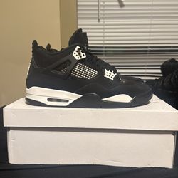 Jordan 4 white thunder