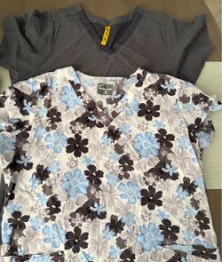 Size Large Womens Scrubs