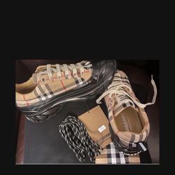 Burberry 👟 Shoes