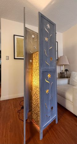 Wooden screen divider