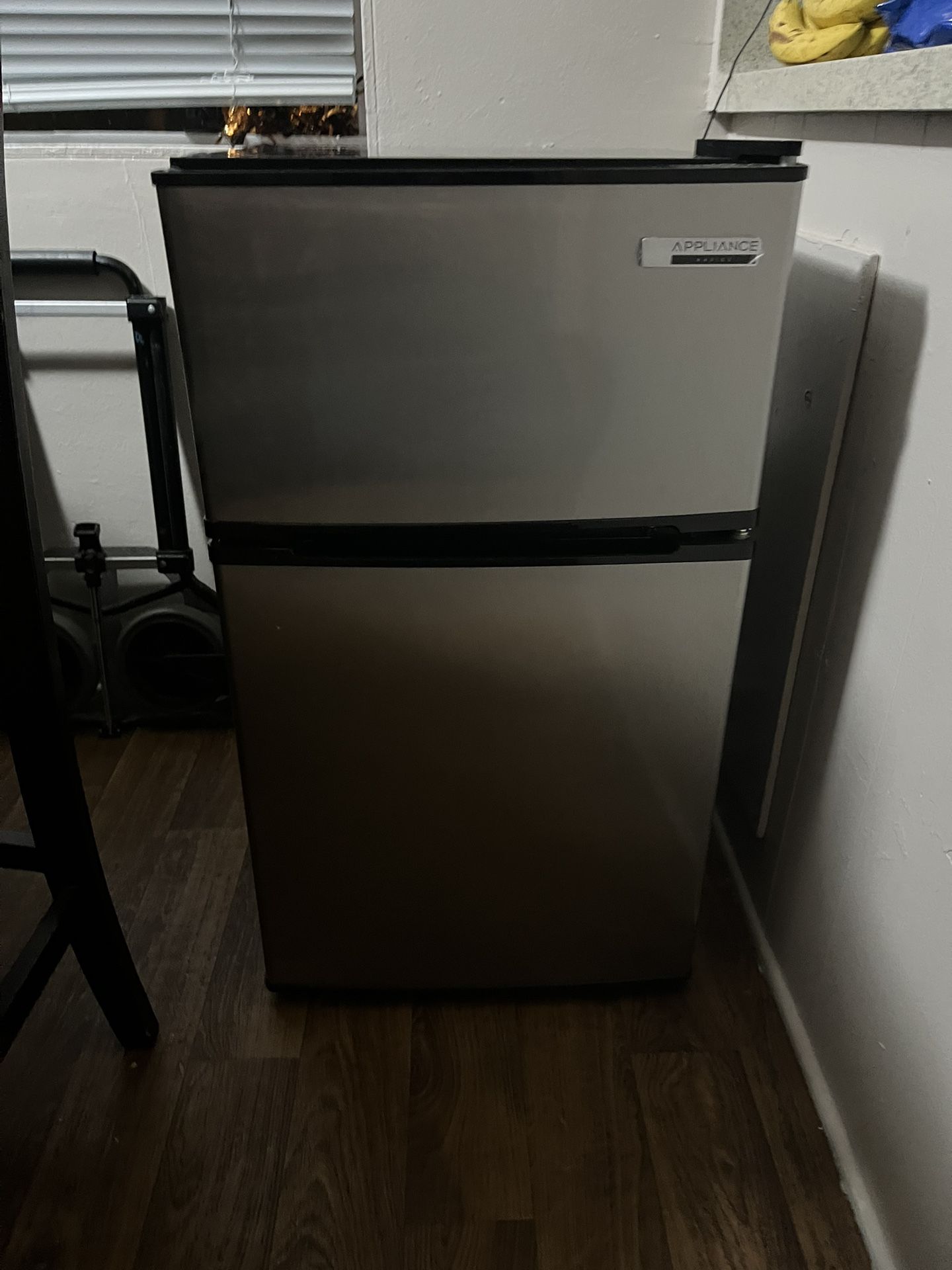 Mini Fridge / Freezer