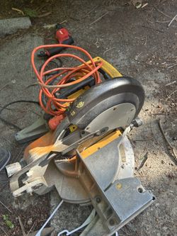 Dewalt saw works pretty good