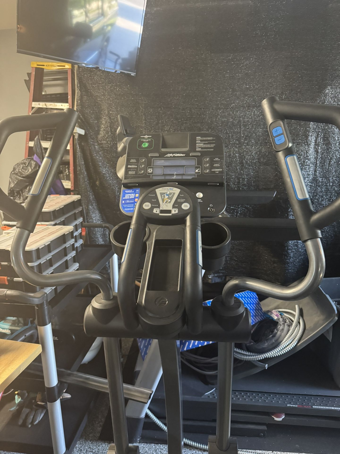Lifefitness elliptical Machine