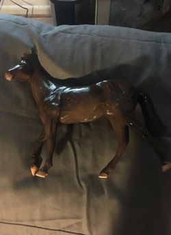 Very rare and collectible royal doulton thoroughbred China horse