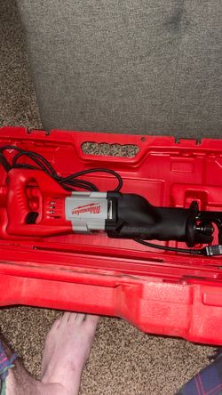 Milwaukee 6519-30 Sawzall 12 Amp Corded Reciprocating Saw Kit With Carrying Case