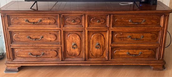 Vintage Henredon Dresser and Gentleman’s Chest  - MAKE OFFER or Trade for ENTERTAINMENT UNIT