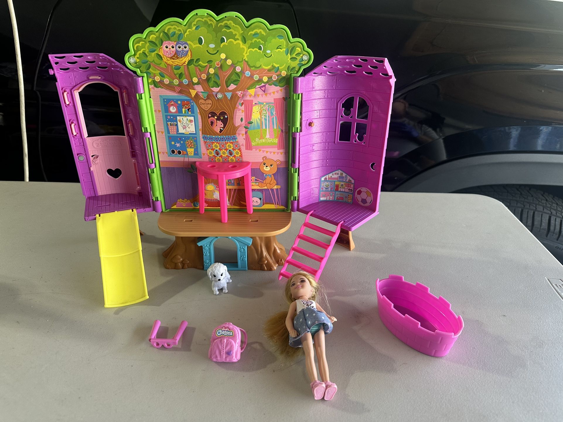 Chelsea Treehouse Doll set