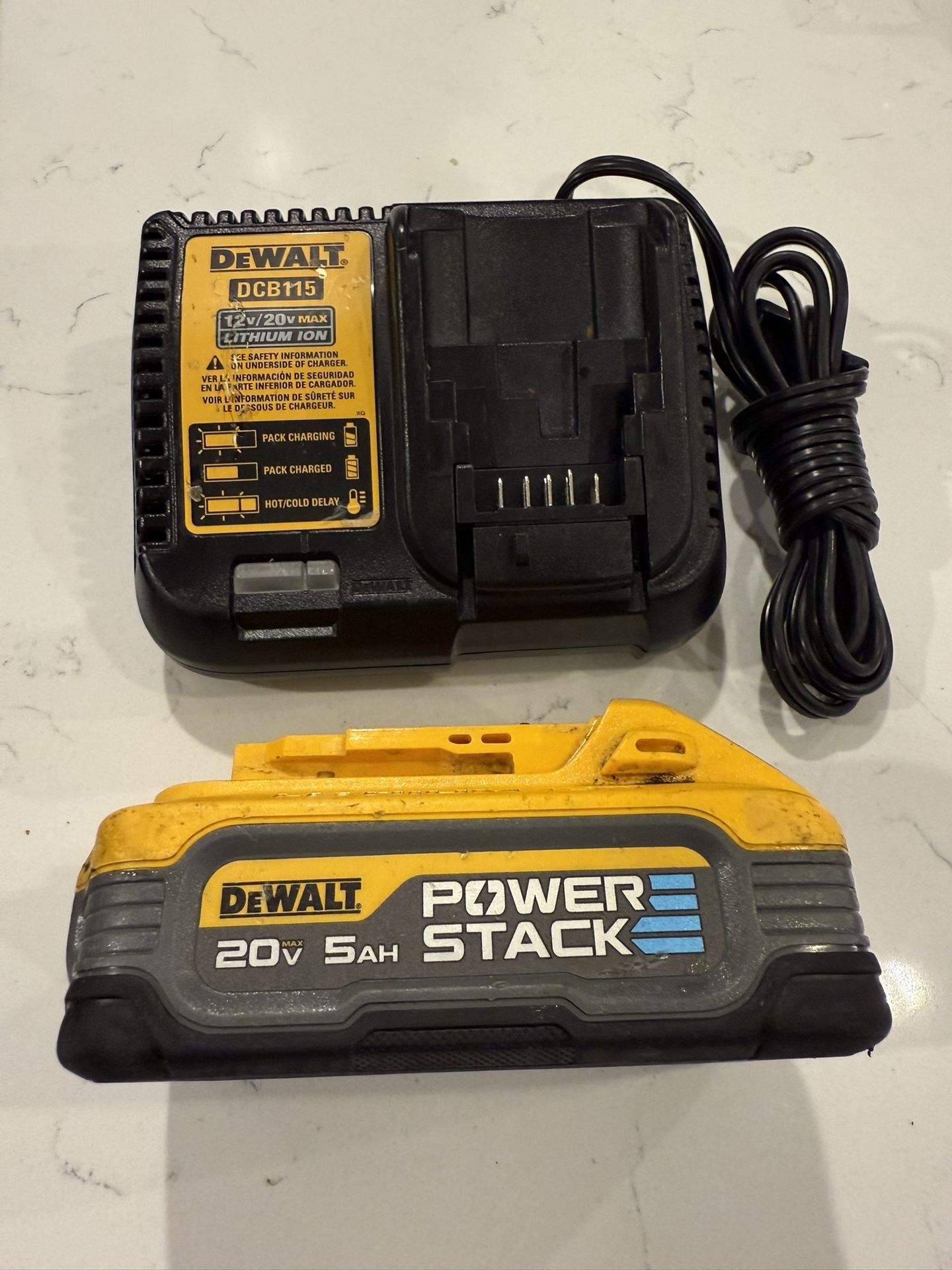 Dewalt 20v Powerstack 5.0 Battery / Charger Included