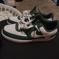Men Size 10.5 Green And White Nikes