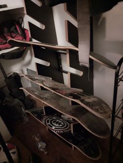 Skateboard rack for decks