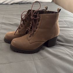 Short Heel Boots 