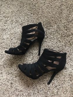 BCBG high heels 7.5