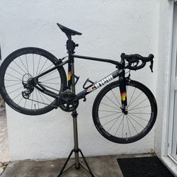 Cinelli Road Bike Carbon Frame And Wheelset