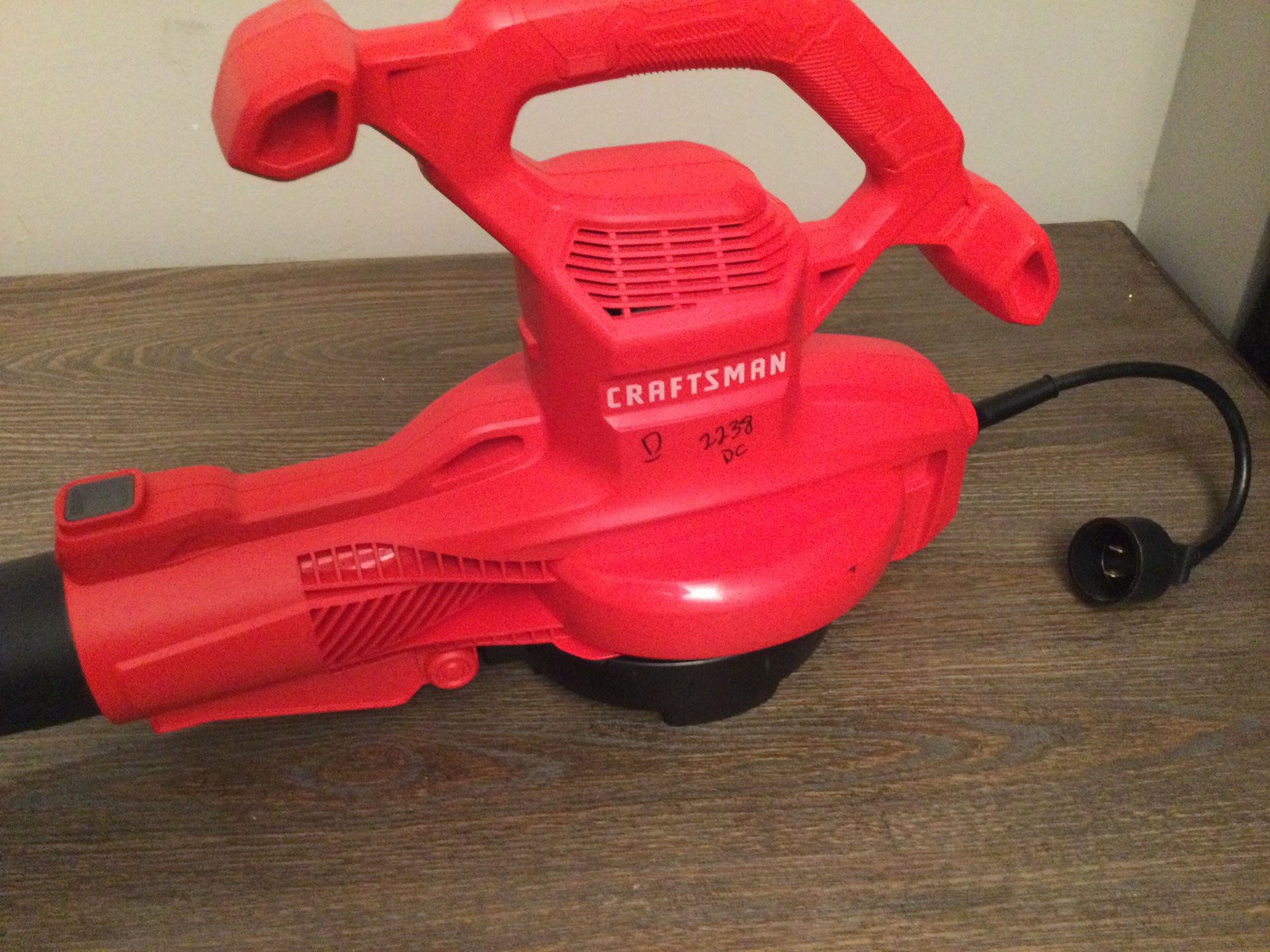 LARGE CRAFTSMAN POWERFUL 260 MPH CORDED HAND HELD LEAF BLOWER…