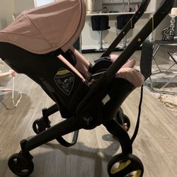 Doona Stroller And Car Seat Blush Pink for Sale in Las Vegas, NV - OfferUp