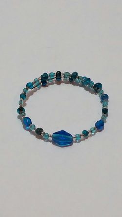 Beaded blue wrap around wire bracelet