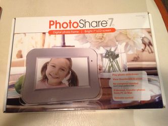 Digital photo frame