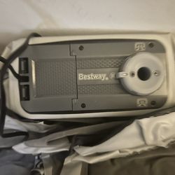 Air mattress (2) both queen 