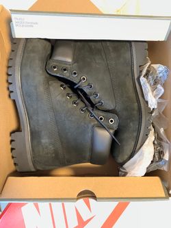 Timberland black suade size 9