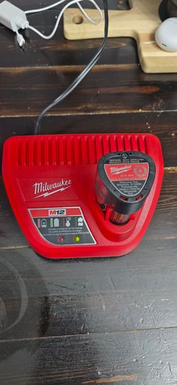 Milwaukee M12 BATTERY NOT INCLUDED