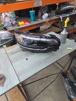 2019 2020 2021 Jeep Cherokee Headlight Passenger Rt Side Full LED OEM (contact info removed)4AH