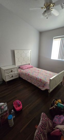 Twin bedroom set