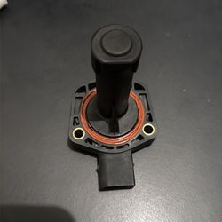 Volvo engine oil level sensor