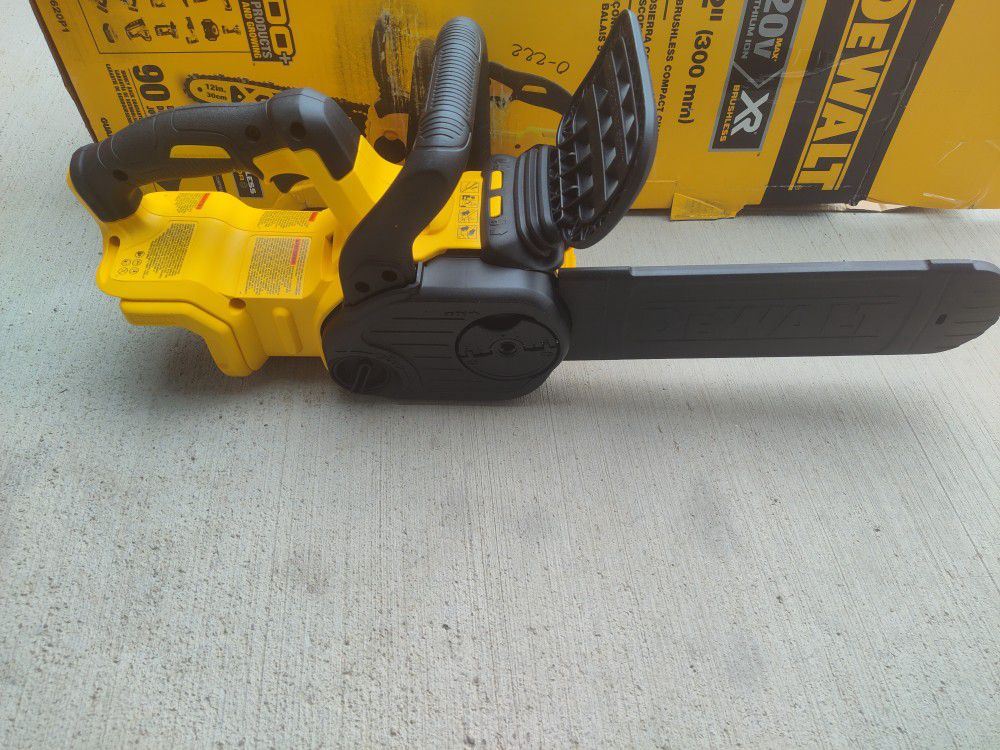 O-222 DeWalt 20v 12" 5 Ah Brushless Compact Chainsaw (Tool Only)