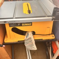 DeWalt tablesaw and Dewalt saw Radio arm with extra blades, barely used
