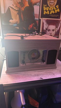 Like new CROSLEY record player w/ CD player and radio