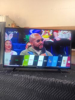 43 inch LG 4k smart tv beautiful tv comes with remote control shows great quality clear picture works perfect guaranteed
